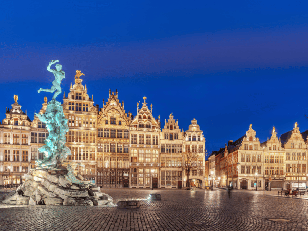 DMC in Belgium offering night tours of Antwerp’s historic city center