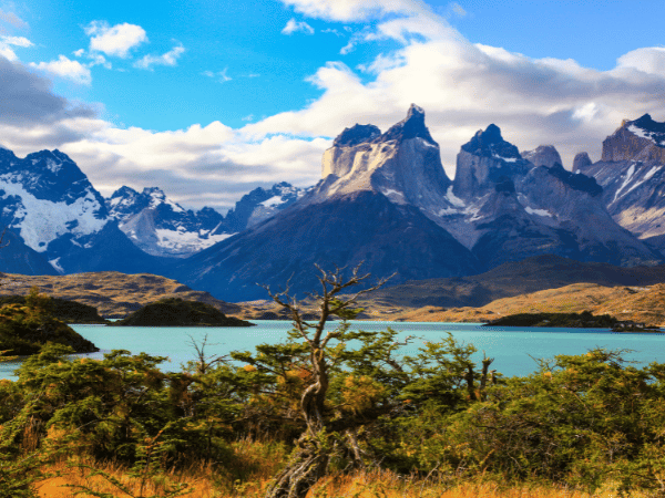 Majestic landscape of Torres del Paine National Park with turquoise lake – DMC Chile