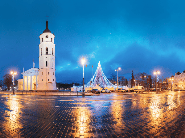 DMC in Lithuania – Christmas tree in Vilnius Old Town square, great for winter corporate events.