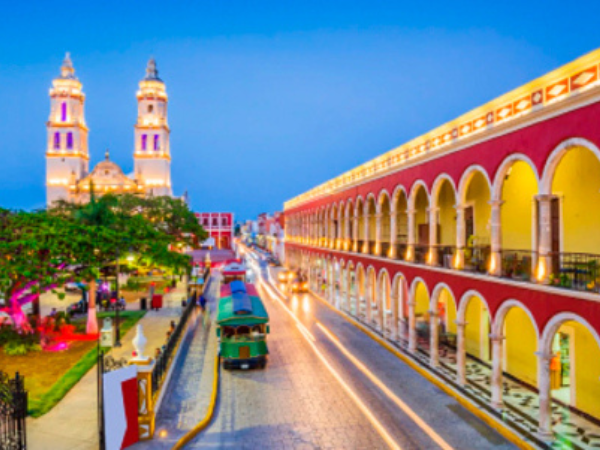 Independence Square in Campeche, Mexico, a colonial gem rich in history and culture, best experienced with a DMC in Mexico.
