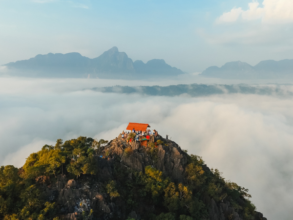 DMC in South Africa – Stunning mountain-top view above the clouds.